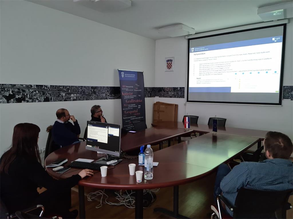 Slika prikazuje sudionike sastanka, predstavnike Službe za NIPP i predstavnike Malte